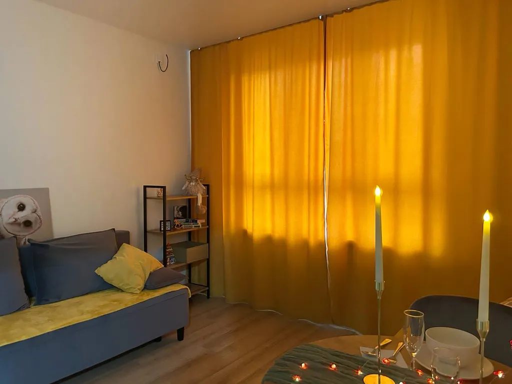 Современная евродушка у военной части