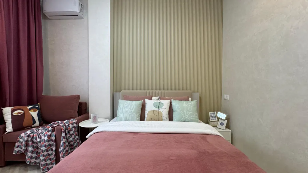 Евротрехкомнатный апартамент с балконом на первой линии