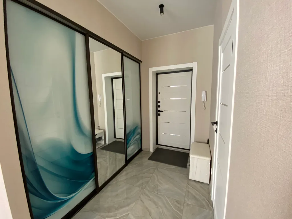 Уютная студия в новом доме, парковка в закрытом дворе, самый центр