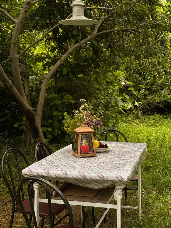 Уютный домик в саду