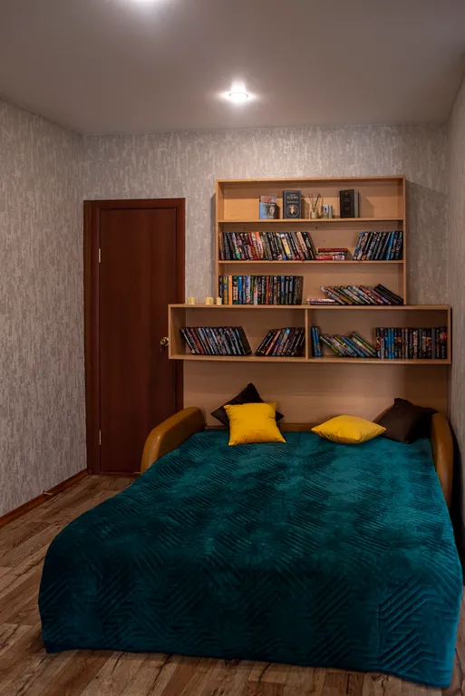 Центрее не бывает! Сразу за памятником ленина в стиле есенинская русь