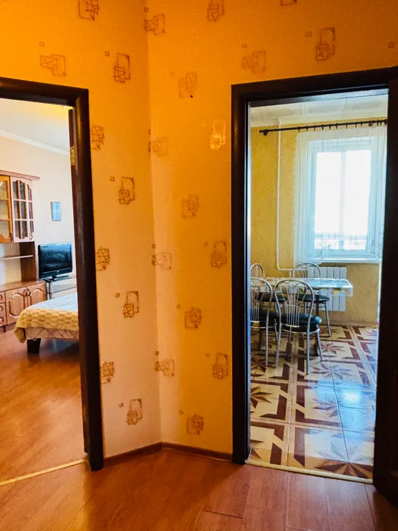 Рядом автовокзал, Мега Гринн