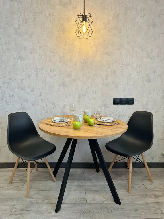 Kраcивaя тёплaя кваpтирa в центрe на развязке к Главным Заводам города