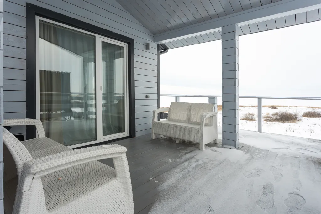 Великолепный дом с террасой и панорамным видом на водохранилище