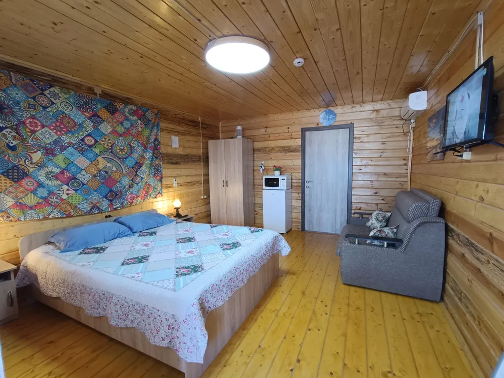 Дом у моря с теплым бассейном и сап бордами