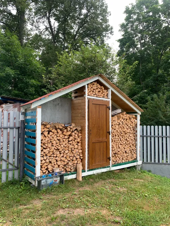 Домик у реки