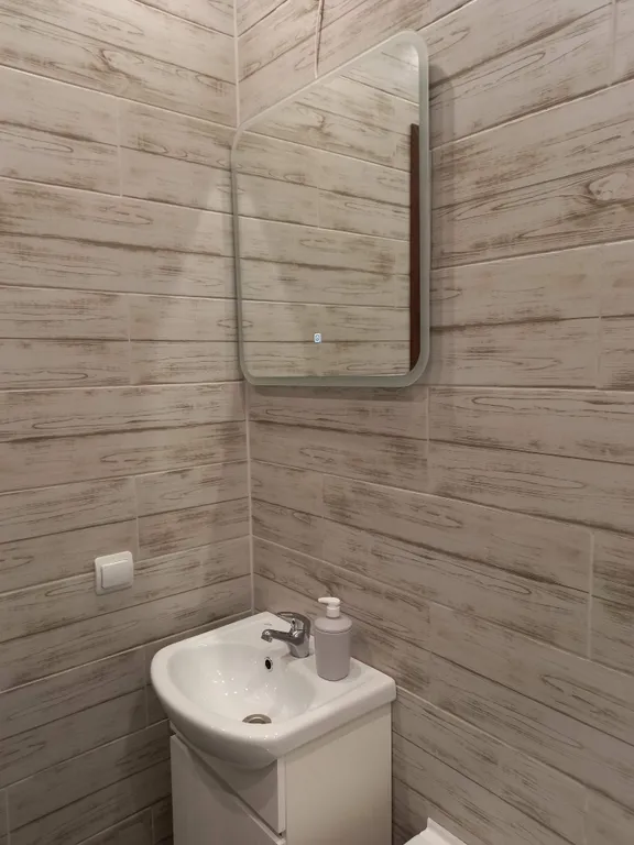 Современная студия с евроремонтом рядом с центром