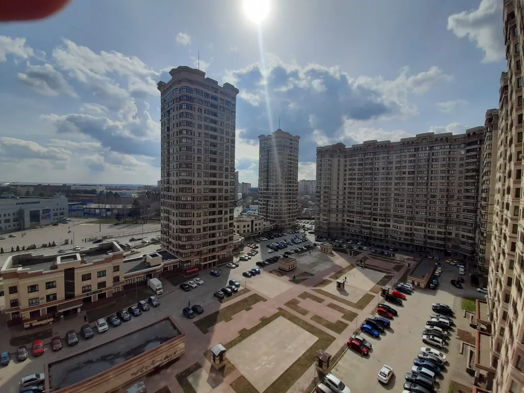 Солнечная 1-комнатная квартира на высоком этаже