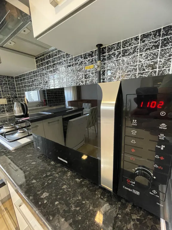 Современная чистая квартира у моря