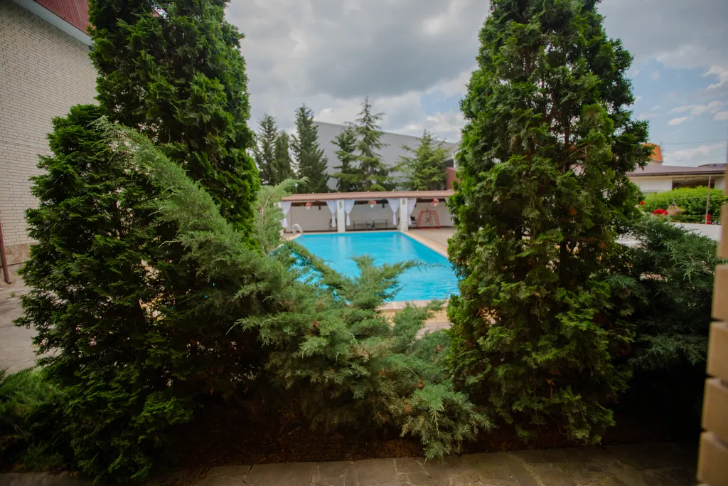 Двухкомнатный номер с выходом к бассейну