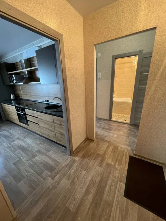 Квартира Двухкомнатная квартира рядом с ТЦ Июнь — Красноярск