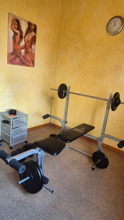 Дом на берегу волги, с видом на затопленную колокольню