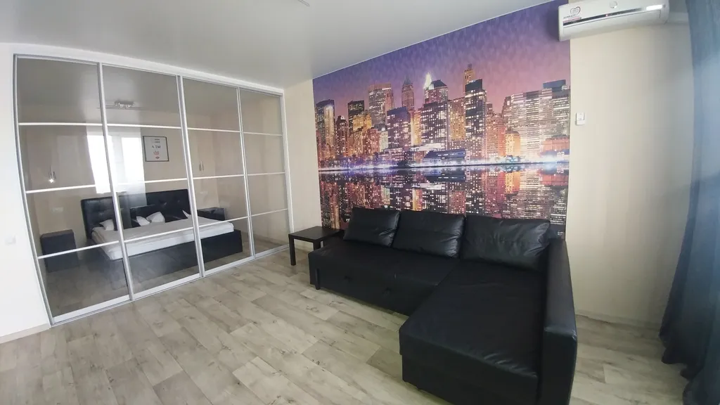 Просторная комфортабельная квартира-студия с дизайнерским ремонтом — аренда посуточно в Ульяновск