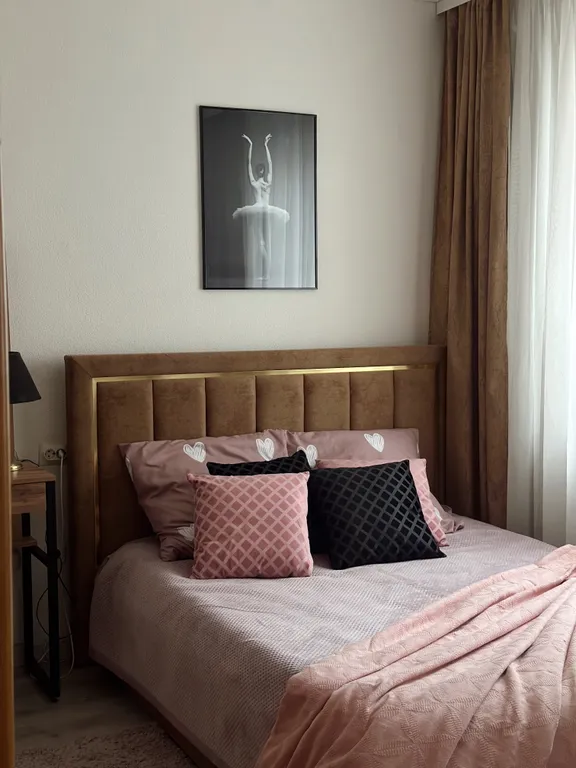 Номер-люкс Розовая пантера в апарт-комплексе Виктория