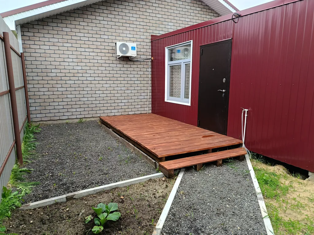 Уютный домик на берегу Камского моря