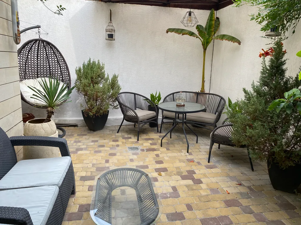 Уютная квартира с собственным двориком