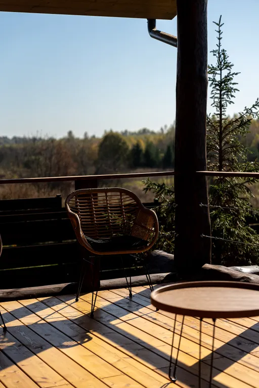 Сруб на окраине деревни