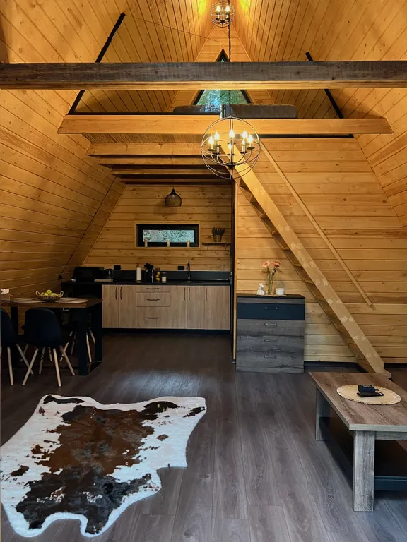 Коттедж а-фрейм атмосфера