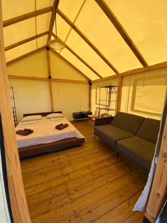 Глэмпинг с видом на море