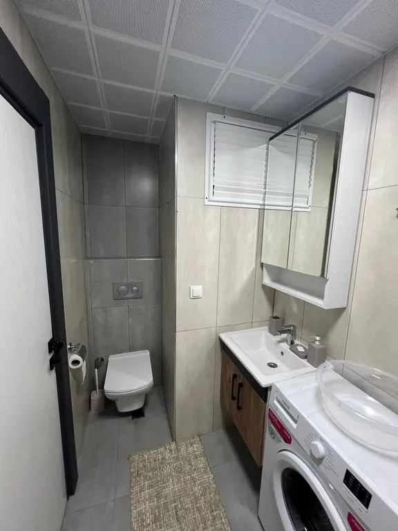 Стильная новая евротрёшка для отдыха на Средиземноморском побережье