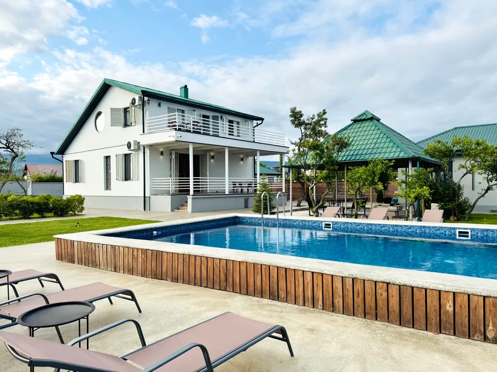 Вилла у моря