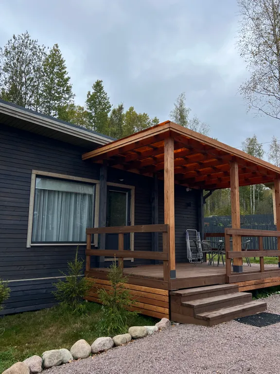 Новый современный дом с просторной кухней-гостиной