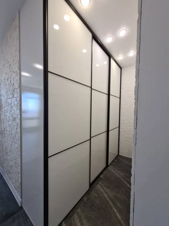 Красивая студия с видом на Золотой мост, город, море