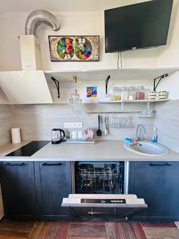 Апартаменты "Матисс" в 300 м от песчаного пляжа,балкон с видом на море