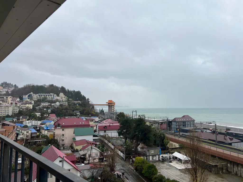 Квартира с двумя открытыми балконами и видом на море