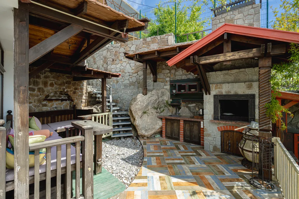 Красивый дом Азазель с сауной и с видом на море и горы