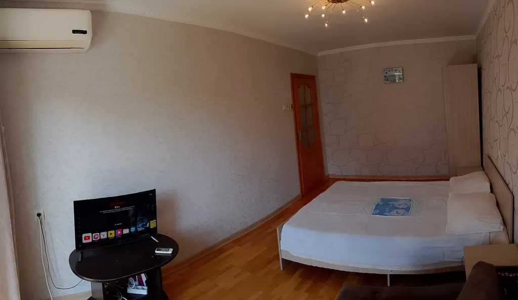 Квартира в центре курорта с дизайнерским ремонтом и открытым балконом