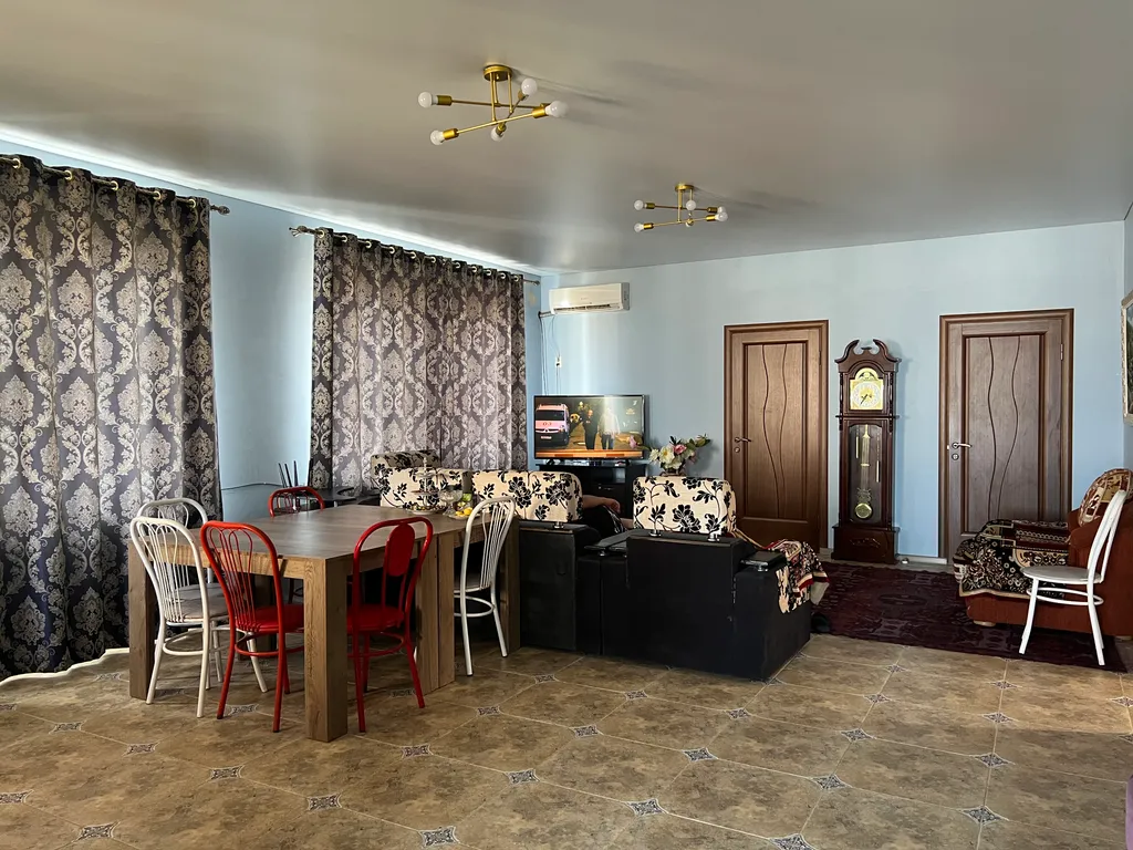 Апартаменты у моря с верандой и отдельным двором