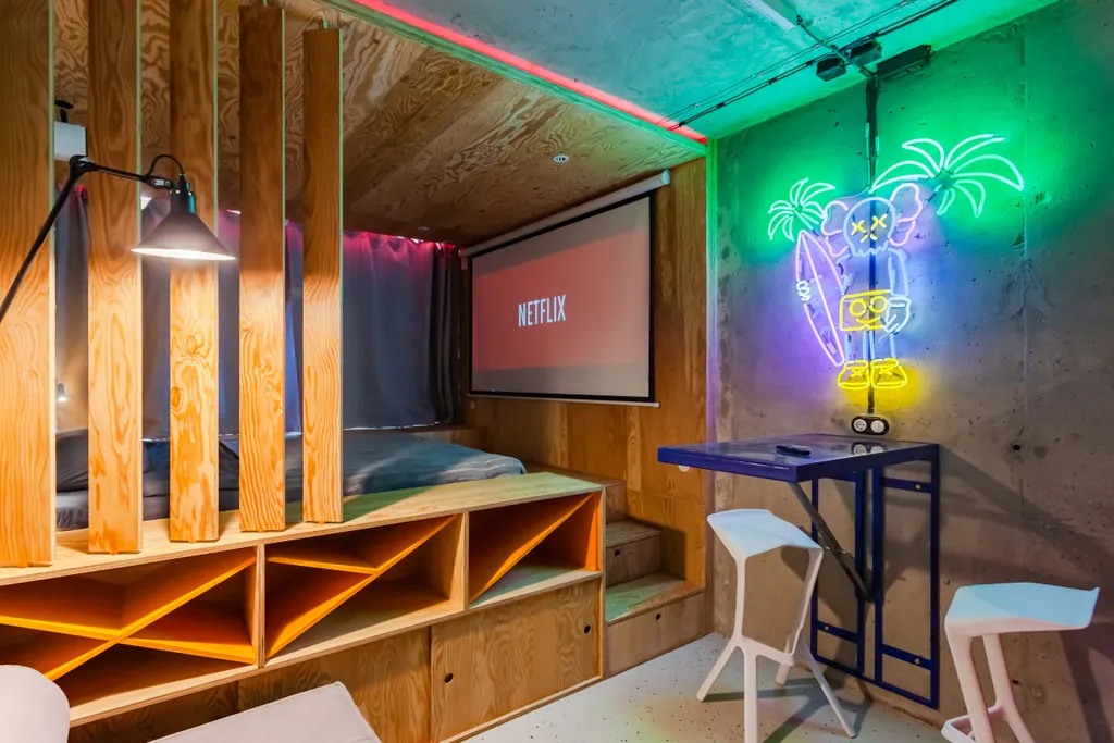 Уникальная студия с самым высоким подиумом