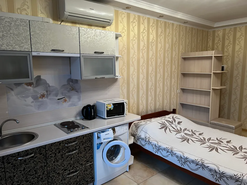 Уютная студия у набережной Ялты