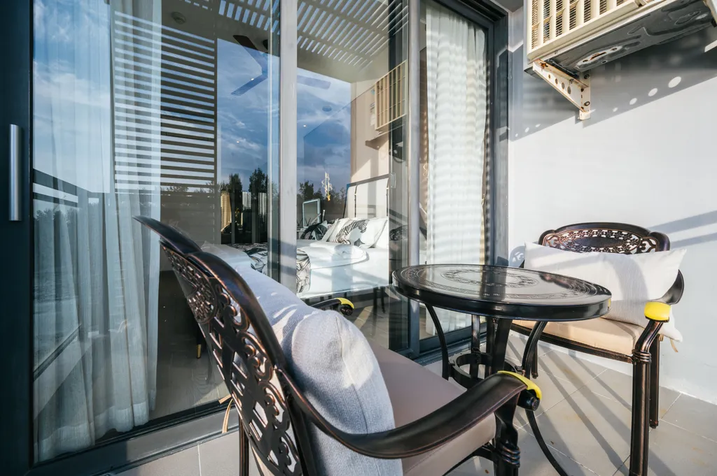 Просторные апартаменты в лагуне на Бангтао с видом на озеро и море