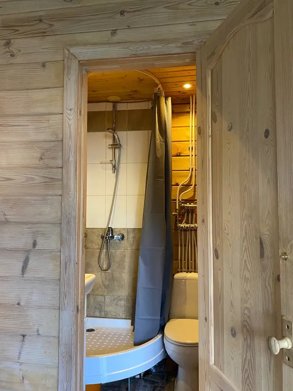 Коттедж Деревянный дом с фонариками вблизи дворцов и парков — Санкт-Петербург