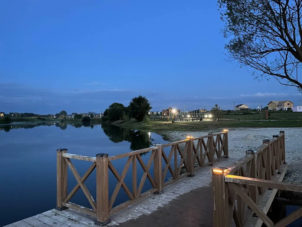 Барн с баней и чаном у озера