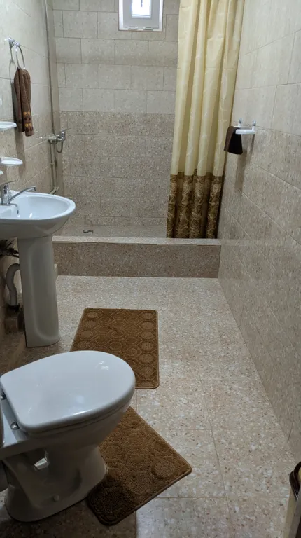 Квартира Квартира Трехместные комнаты с отдельным санузлом и душем — Сухум