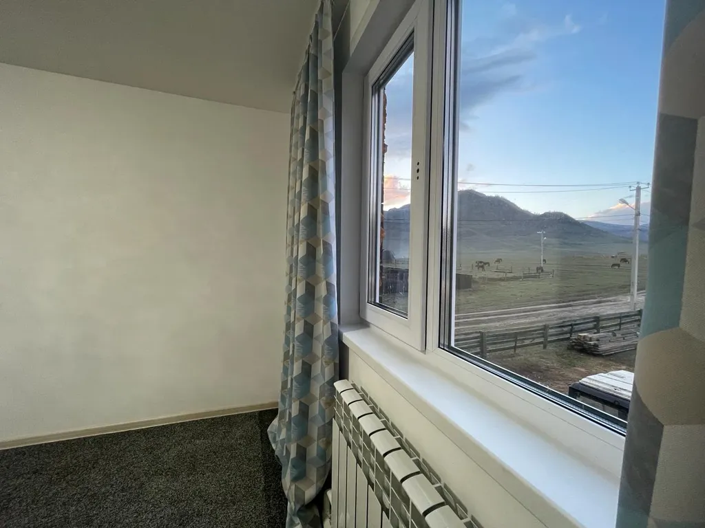 Благоустроенный просторный коттедж с видом на горы для большой компани