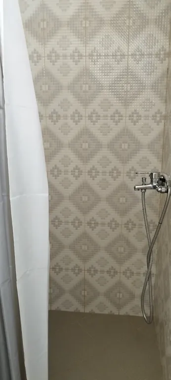 Романтик у реки