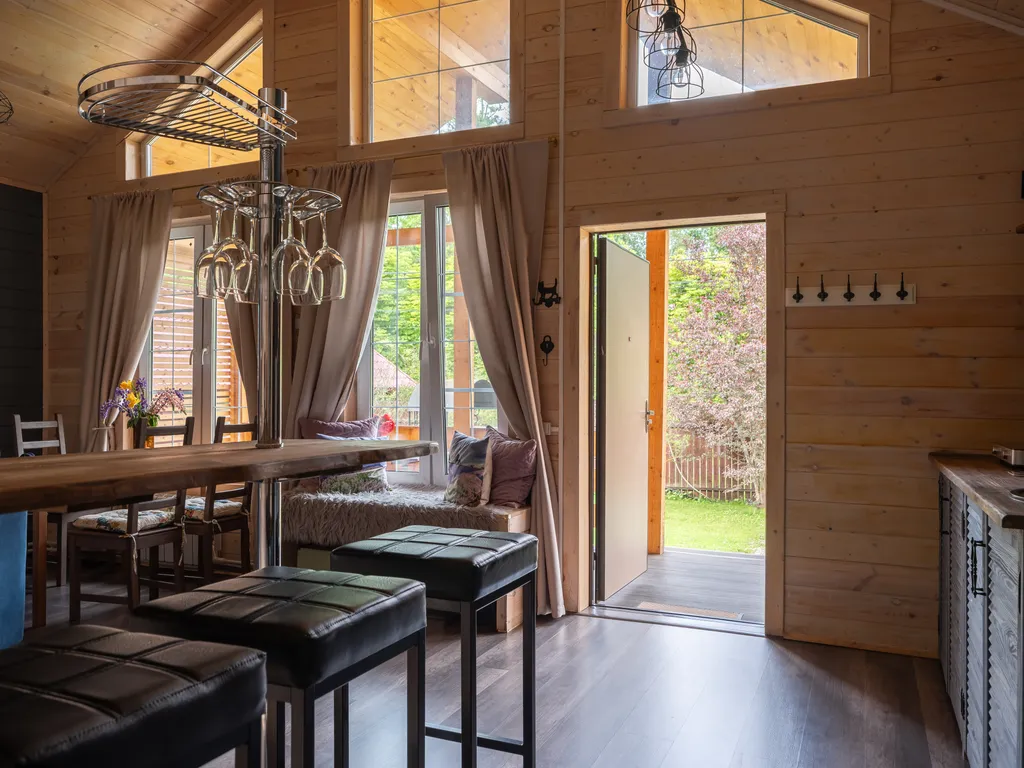 Коттедж Дача с дровяным камином, финской сауной, банным чаном фурако — Исаково