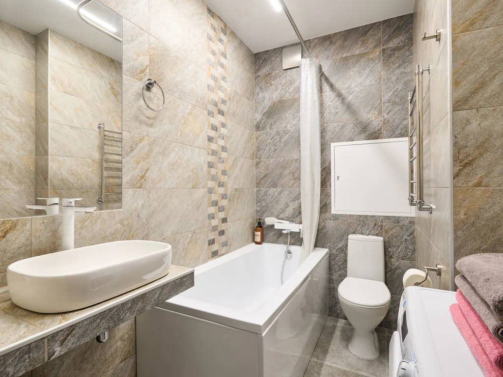 Студия с новым ремонтом (метро 5 минут пешком)