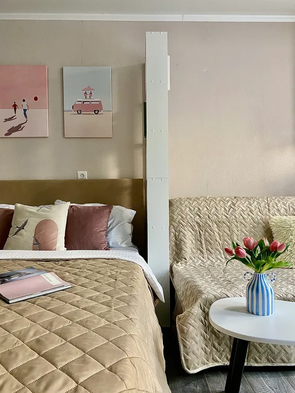 Дизайнерская студия ReDro, с большим ТВ, собственное крыльцо