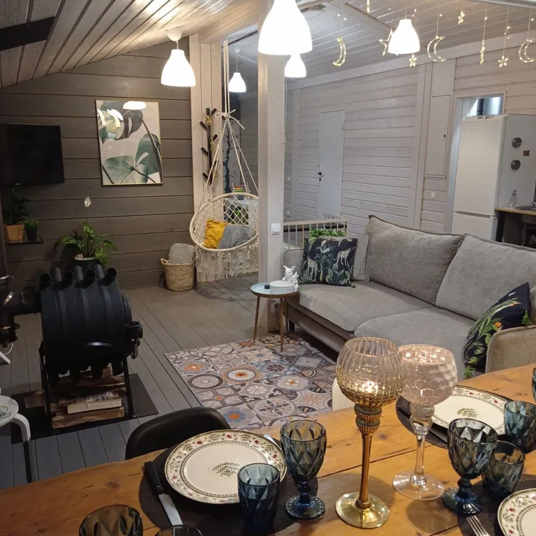 Просторный дом с баней и игровой зоной для детей