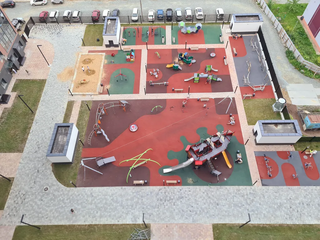 Уютная чистая и теплая студия с прекрасным видом из окна