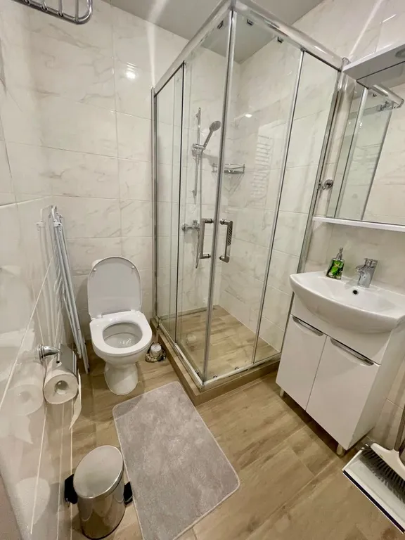 Уютный дом с видом на озеро с камином. Собственный закрытый пляж