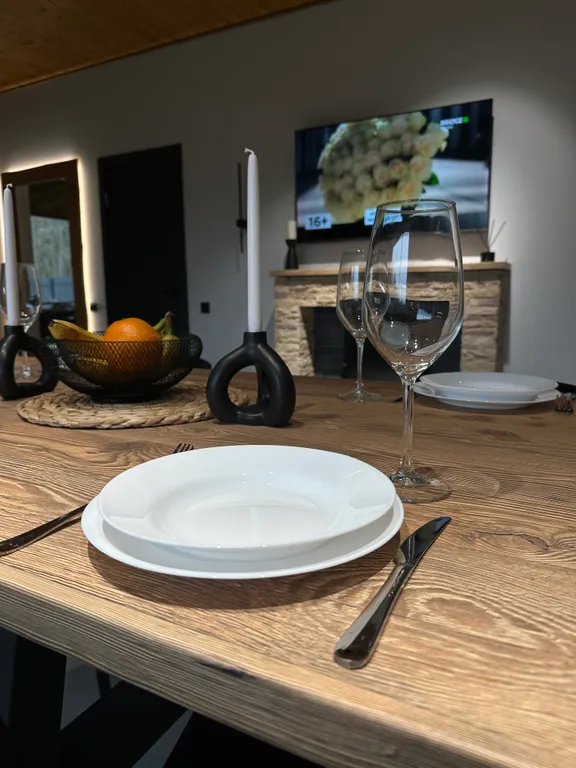 Дом в лесу с баней и бассейном