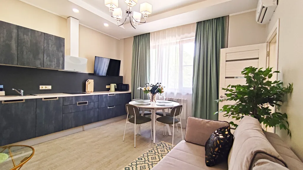 Новый апартамент с балконом и волшебной панорамой гор. Живите в сказке