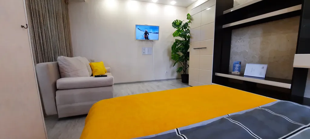 Квартира Квартира со свежим ремонтом и Smart TV — Саратов
