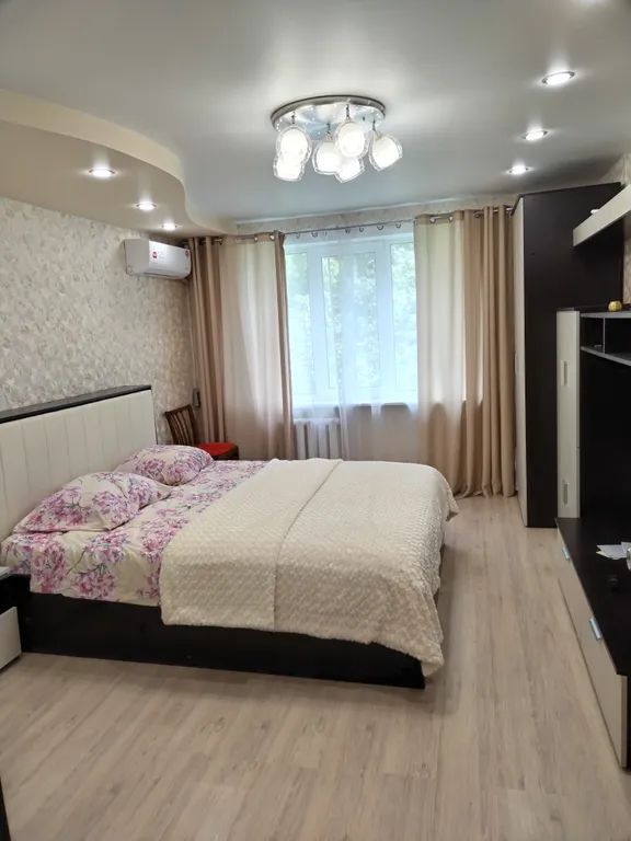 Уютная квартира, 2 остановки метро до центра, в тихой парковой зоне